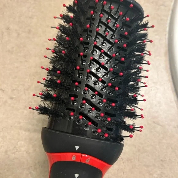 Revlon dryer Hair Brush - Picture 6 of 8